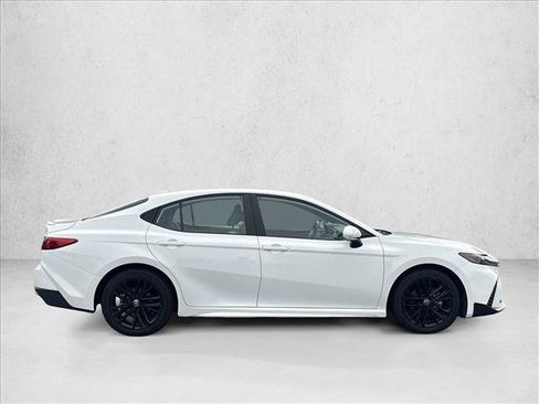 Used 2026 Toyota Camry SE FWD image 4
