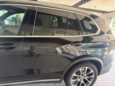 Used 2024 BMW X5 sDrive40i w/ Premium Package RWD image 9