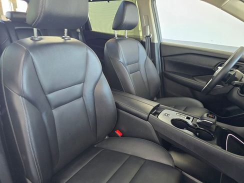 Used 2025 Nissan Rogue SL w/ Tech Package FWD image 12