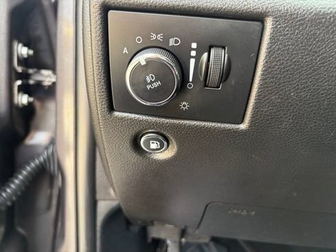Used 2020 Jeep Grand Cherokee Altitude AWD/4WD image 19