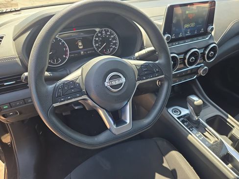 Used 2024 Nissan Sentra SV FWD image 13