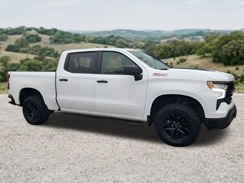 Used 2024 Chevrolet Silverado 1500 LT Trail Boss w/ Protection Package AWD/4WD image 12