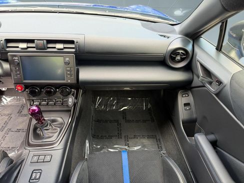 Used 2025 Subaru BRZ tS RWD image 29