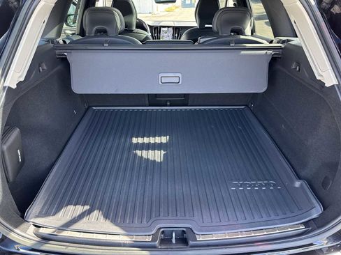 Used 2023 Volvo XC60 B5 Plus w/ Protection Package Premier image 29