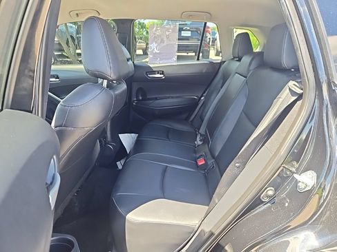 Used 2022 Toyota Corolla Cross XLE AWD/4WD image 9