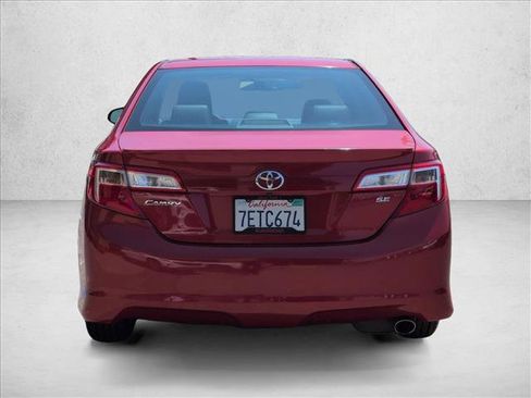 Used 2014 Toyota Camry SE FWD image 7