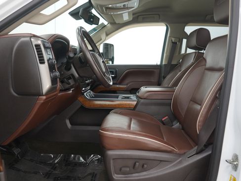 Used 2015 Chevrolet Silverado 2500 High Country w/ Duramax Plus Package AWD/4WD image 22