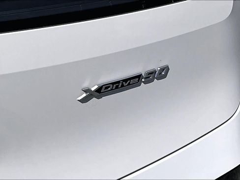 Used 2025 BMW iX xDrive50 w/ Premium Package AWD/4WD image 9