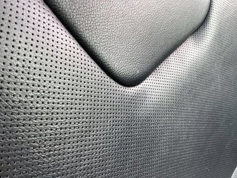 Used 2019 Ford Edge Titanium w/ Equipment Group 301A AWD/4WD image 21