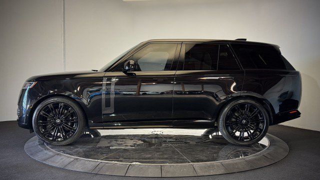 Used 2024 Land Rover Range Rover Autobiography AWD/4WD image 33