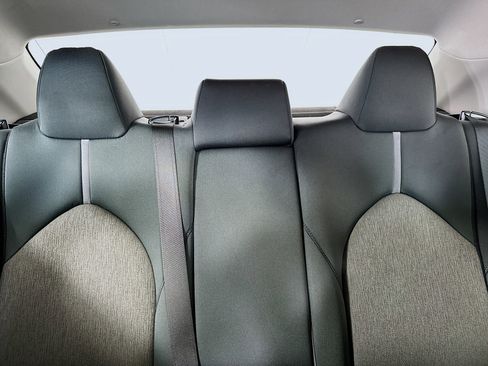 Used 2021 Toyota Camry LE image 30