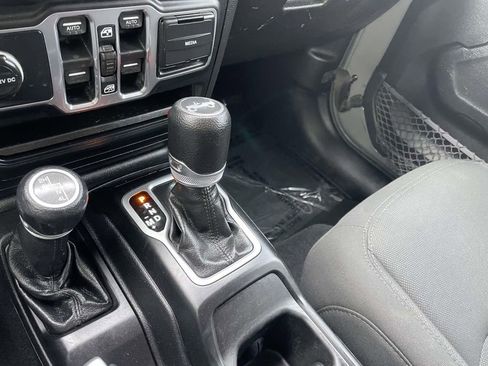 Used 2018 Jeep Wrangler Unlimited Sport S image 43