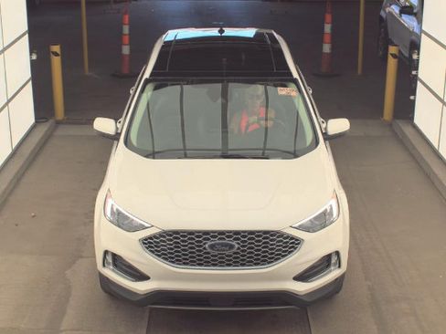 Used 2023 Ford Edge SEL w/ Convenience Package AWD/4WD image 2
