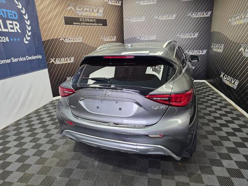 Used 2017 INFINITI QX30 Premium w/ Navigation Package image 14