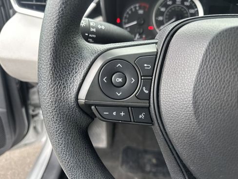 Used 2022 Toyota Corolla LE image 17