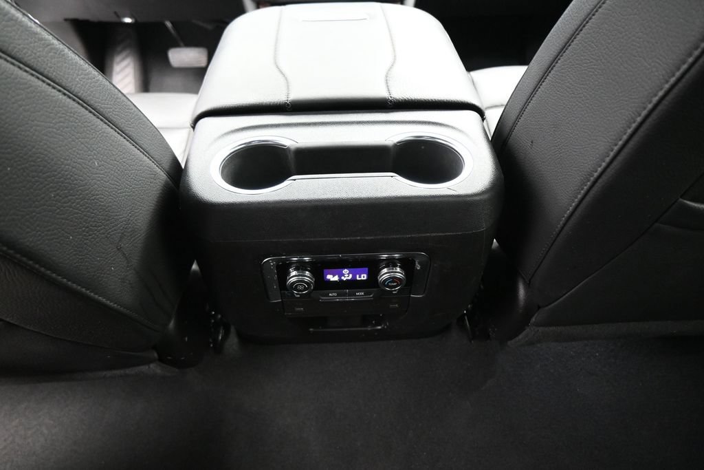 Used 2025 GMC Yukon Denali AWD/4WD image 25