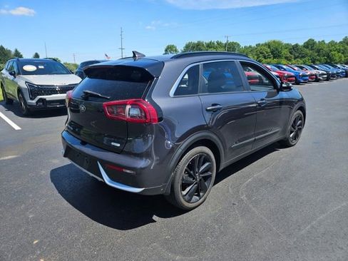 Used 2019 Kia Niro S Touring FWD image 3