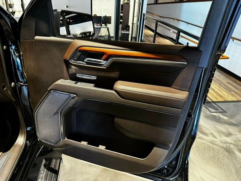 Used 2022 GMC Sierra 1500 Denali w/ Technology Package image 18