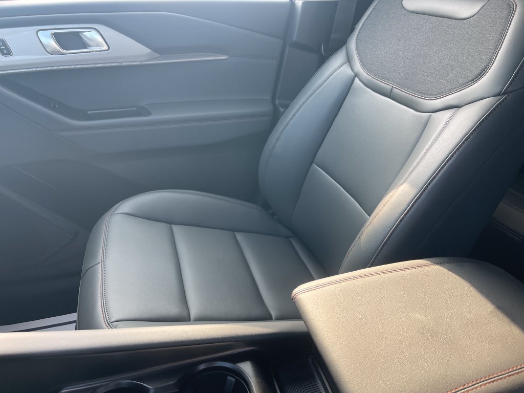 New 2026 Ford Explorer Active w/ Active Comfort Package RWD image 26