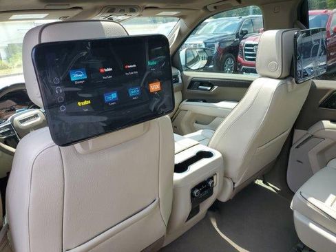 New 2026 GMC Yukon Denali w/ Denali Reserve Package AWD/4WD image 9
