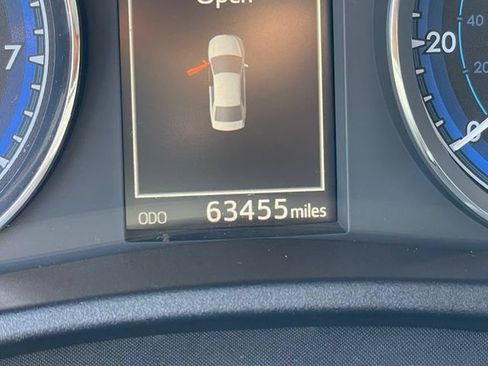 Used 2017 Toyota Corolla SE w/ SE Premium Package FWD image 37