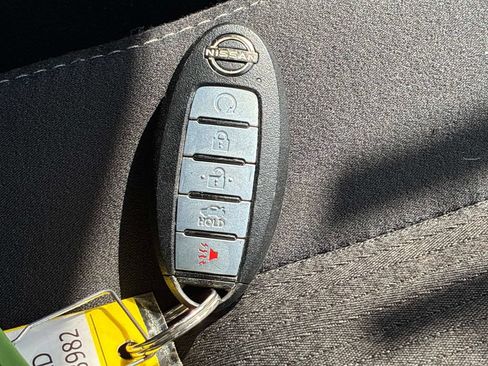 Used 2025 Nissan Altima 2.5 SV FWD image 17