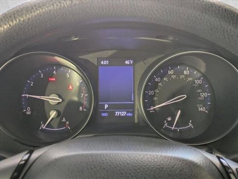 Used 2020 Toyota C-HR LE image 11