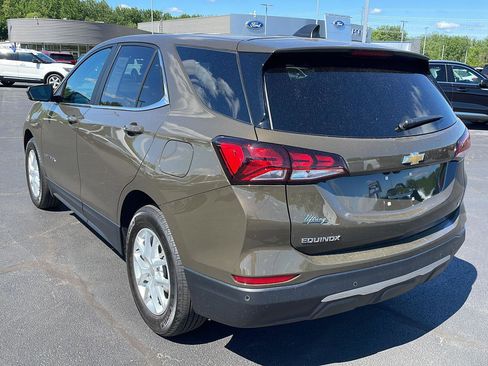 Used 2024 Chevrolet Equinox LT w/ LPO, Floor Liner Package FWD image 3