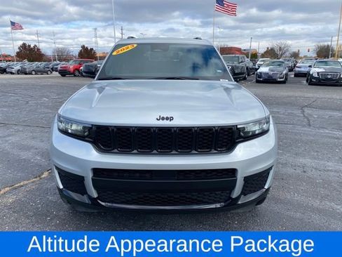 Used 2023 Jeep Grand Cherokee L Laredo image 2