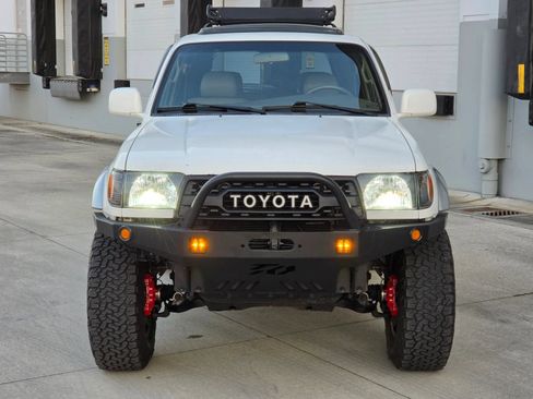 Used 1999 Toyota 4Runner Limited w/ Upgrade Value Pkg 5 AWD/4WD image 3