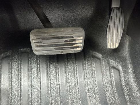 Used 2025 Chevrolet Silverado 1500 W/T image 37