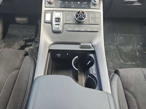 Used 2025 Hyundai Palisade Calligraphy AWD/4WD image 19