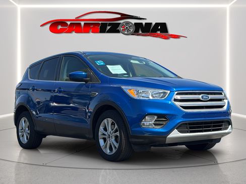 Used 2017 Ford Escape SE FWD image 1