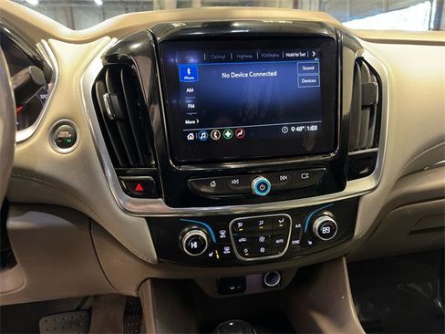 Used 2020 Chevrolet Traverse LT image 26