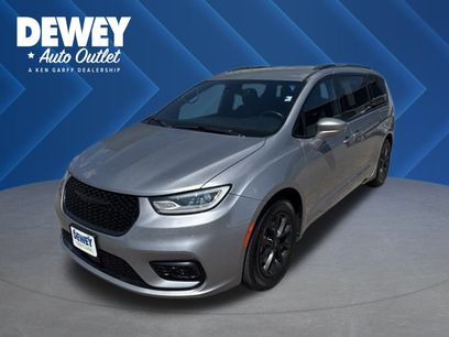 Used 2021 Chrysler Pacifica Touring w/ S Appearance Package