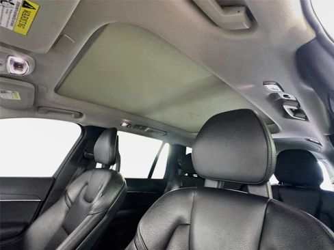 Used 2020 Volvo XC90 T6 Momentum AWD/4WD image 14