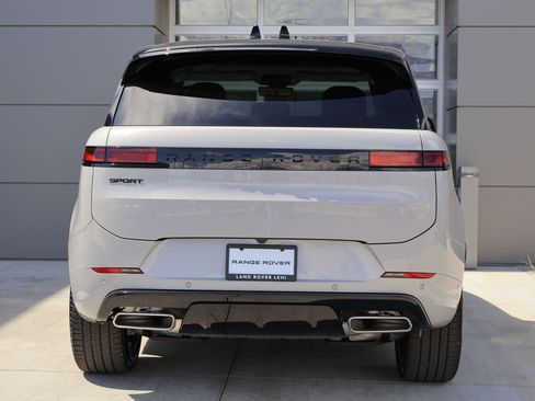 New 2026 Land Rover Range Rover Sport Dynamic SE AWD/4WD image 7