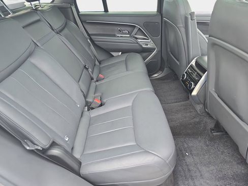 Certified 2023 Land Rover Range Rover SE image 11
