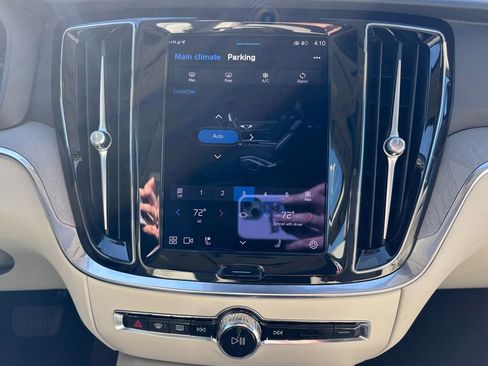 Used 2023 Volvo S60 B5 Plus w/ Climate Package image 12