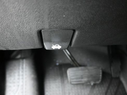 Used 2019 Chevrolet Silverado 1500 LT Trail Boss image 30