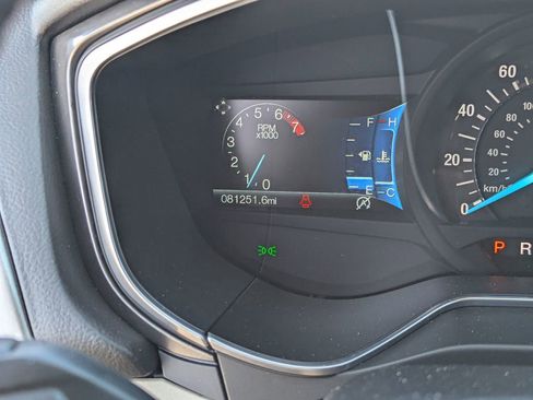 Used 2017 Ford Fusion SE w/ Fusion SE Technology Package FWD image 22