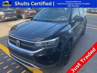 Used 2022 Volkswagen Taos SE w/ Panoramic Sunroof Package