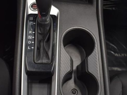 Used 2025 Nissan Altima 2.5 SV FWD image 27