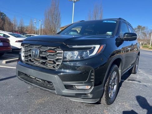 Certified 2023 Honda Passport TrailSport image 2