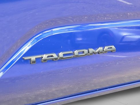 Certified 2025 Toyota Tacoma TRD Sport AWD/4WD image 31