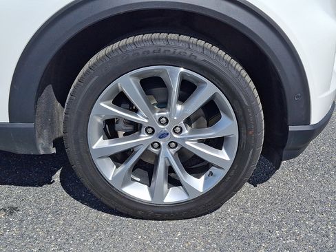 Used 2021 Ford Explorer Platinum w/ Equipment Group 601A AWD/4WD image 9