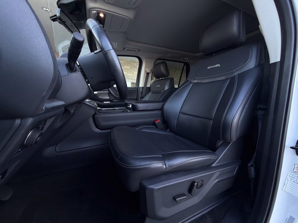 Used 2025 Ford Expedition Max Platinum AWD/4WD image 5