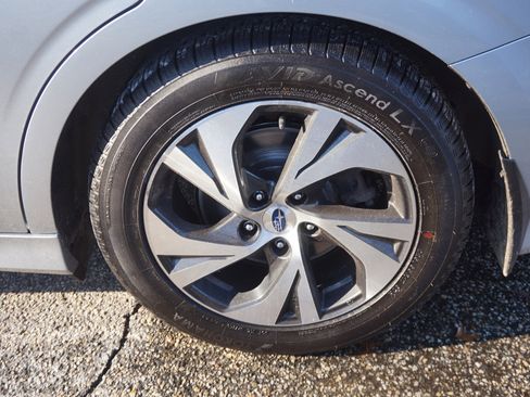 Used 2023 Subaru Legacy Premium image 9