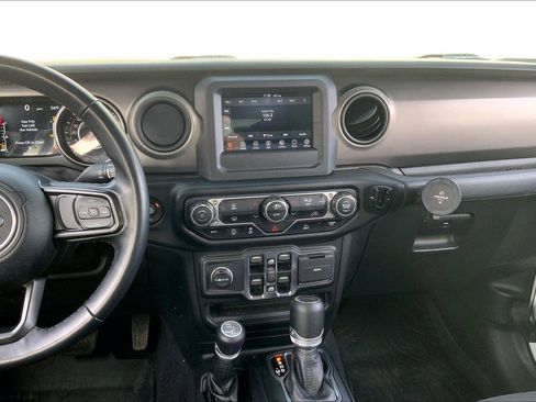 Used 2021 Jeep Gladiator Sport image 6