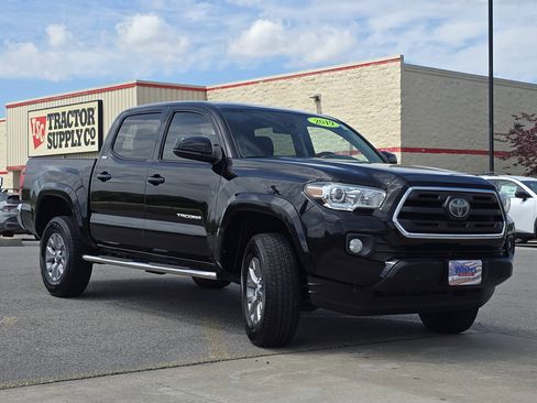 Used 2019 Toyota Tacoma SR5 RWD image 8